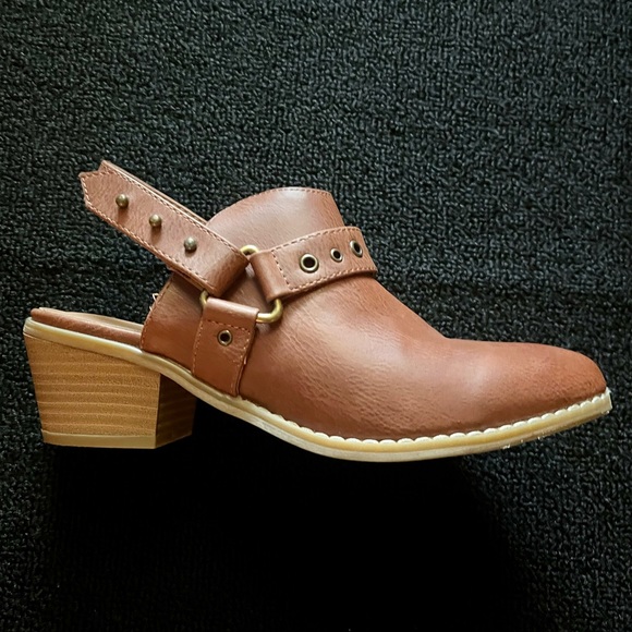 Universal Thread Mules - Picture 4 of 5